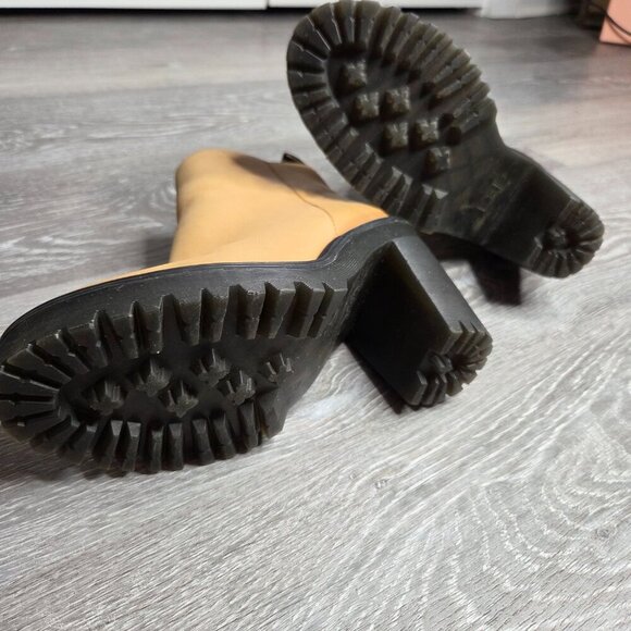 Dr. Martens Women's - Magdalena Tan Wyoming Leather Heeled Zip Boots - Size 5 - Picture 8 of 11